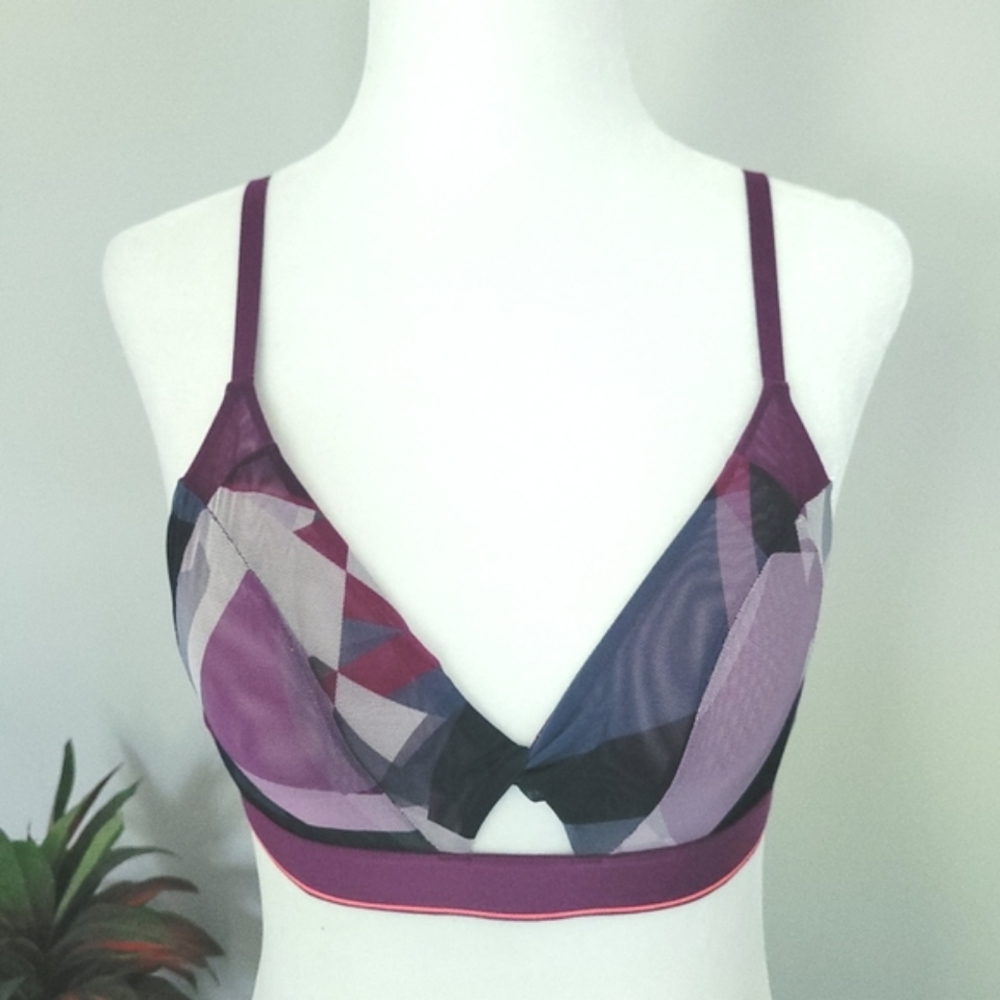 NWOT Stance Twist Front Bralette